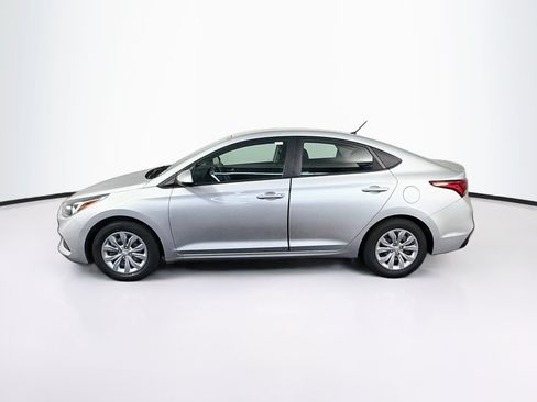 Used 2022 Hyundai Accent SE FWD image 4