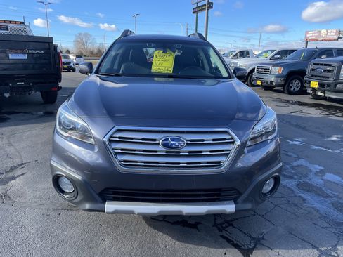 Used 2017 Subaru Outback 3.6R Limited image 3