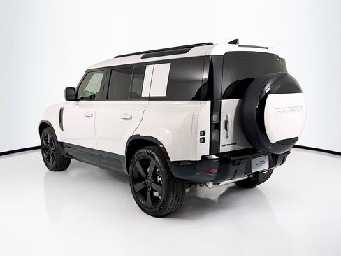 New 2026 Land Rover Defender 110 X-Dynamic SE AWD/4WD image 7