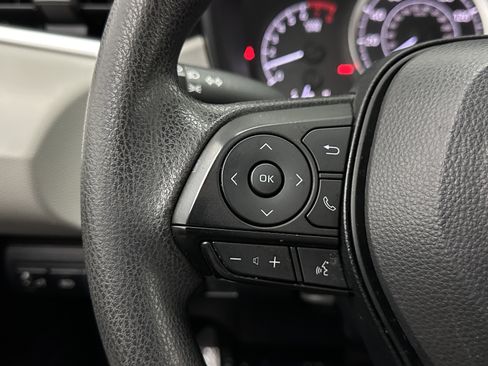 Used 2022 Toyota Corolla LE image 18