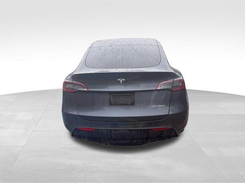 Used 2023 Tesla Model Y Long Range AWD/4WD image 4