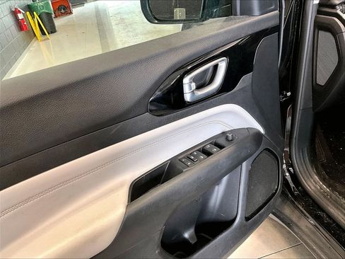 Used 2022 Jeep Compass Limited image 11