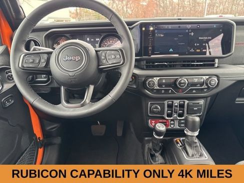 Used 2025 Jeep Gladiator Rubicon w/ Technology Group AWD/4WD image 28
