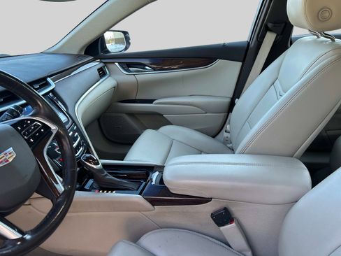 Used 2017 Cadillac XTS Luxury w/ Driver Awareness Package image 21