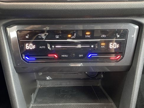 Certified 2023 Volkswagen Tiguan SE FWD image 24