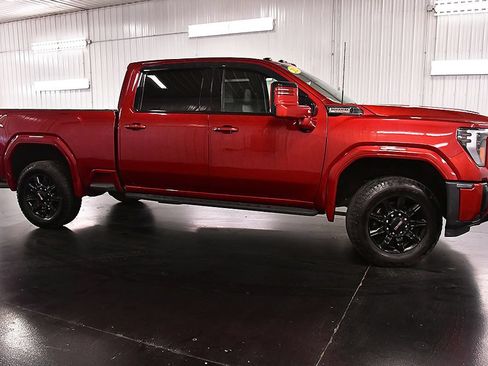 Used 2025 GMC Sierra 2500 AT4 w/ AT4 Premium Plus Package AWD/4WD image 9