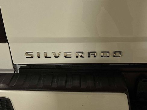 Used 2018 Chevrolet Silverado 1500 Custom w/ Custom Value Package image 24