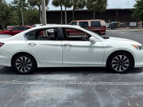 Used 2017 Honda Accord EX-L image 4