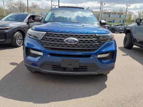 Used 2021 Ford Explorer XLT w/ Equipment Group 202A image 6