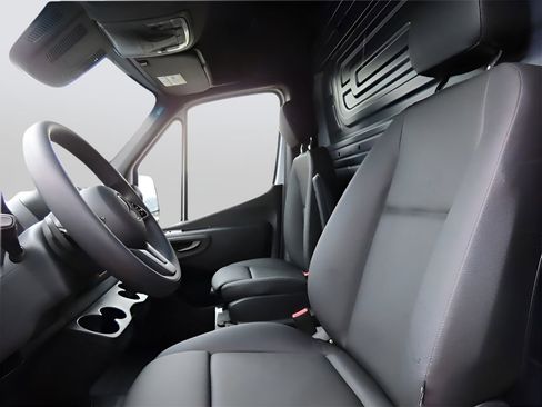 Used 2024 Mercedes-Benz Sprinter 3500 image 48