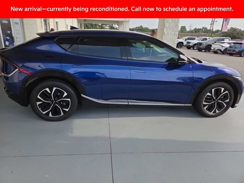 Used 2024 Kia EV6 Wind w/ Wind Technology Package AWD/4WD image 4
