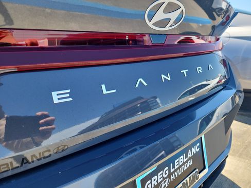 New 2026 Hyundai Elantra SE FWD image 16