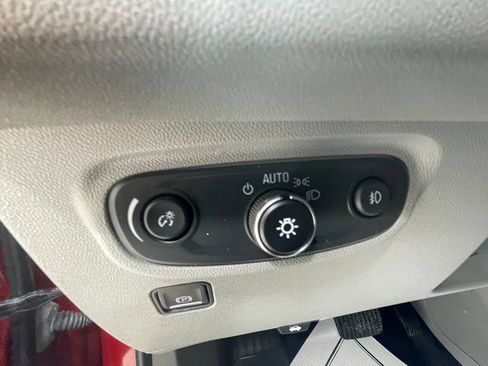 Used 2024 GMC Terrain SLT AWD/4WD image 15