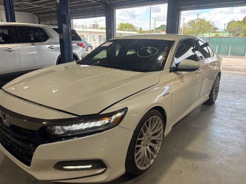 Used 2018 Honda Accord Sport image 1