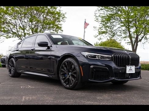 Used 2022 BMW 750i xDrive w/ Executive Package AWD/4WD image 8
