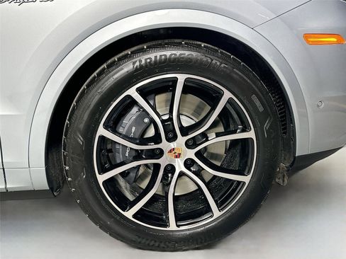 Certified 2026 Porsche Cayenne E-Hybrid AWD/4WD image 14
