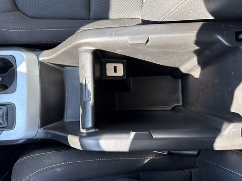 Used 2015 Chevrolet Colorado LT image 26