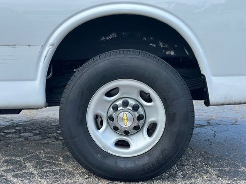 Used 2024 Chevrolet Express 3500 LT w/ LT Preferred Equipment Group RWD image 27