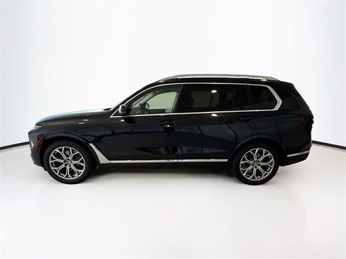 Used 2025 BMW X7 xDrive40i w/ Climate Comfort Package image 4