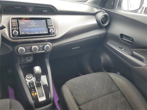 Used 2020 Nissan Kicks S image 11
