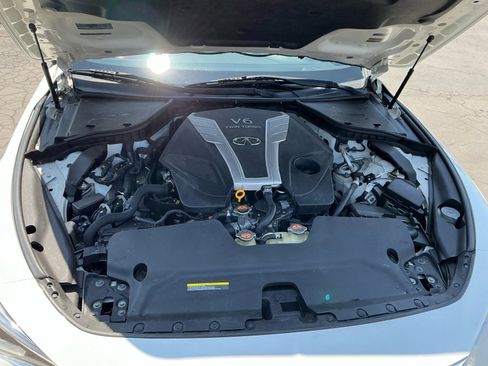 Used 2018 INFINITI Q60 Red Sport 400 RWD image 7