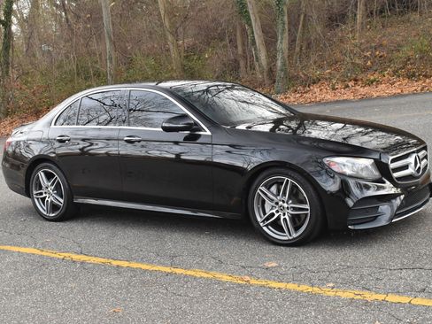 Used 2019 Mercedes-Benz E 300 image 11