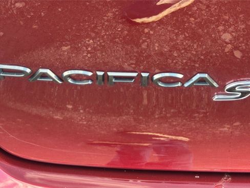 Used 2019 Chrysler Pacifica Touring-L w/ S Appearance Package FWD image 23