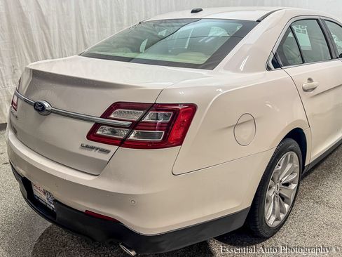 Used 2017 Ford Taurus Limited FWD image 8