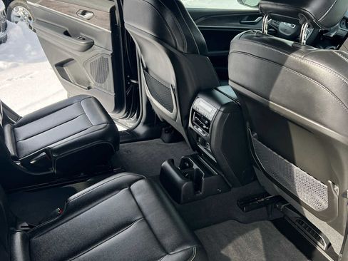 Used 2024 Jeep Grand Cherokee L Limited w/ Black Appearance Package image 32