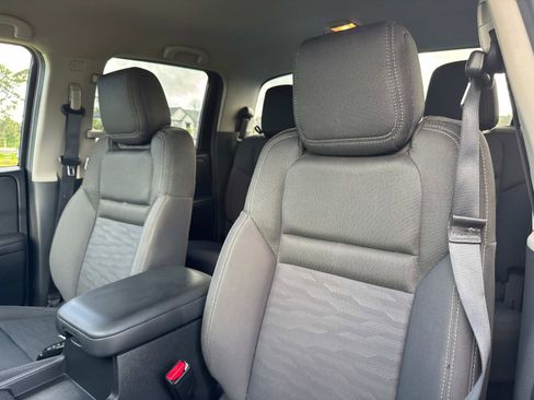 Used 2024 Nissan Frontier SV w/ Technology Package image 20