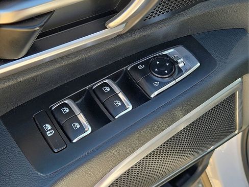 Used 2025 Kia Telluride S image 22