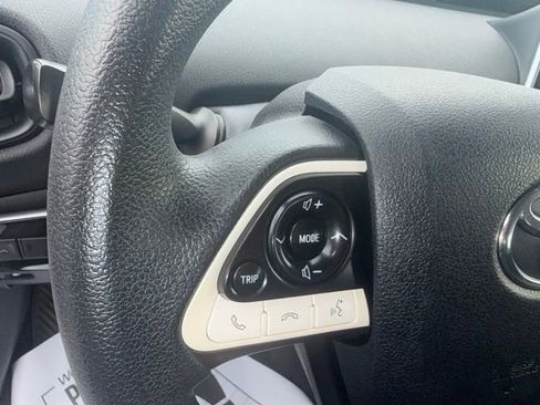 Used 2016 Toyota Prius Two FWD image 9
