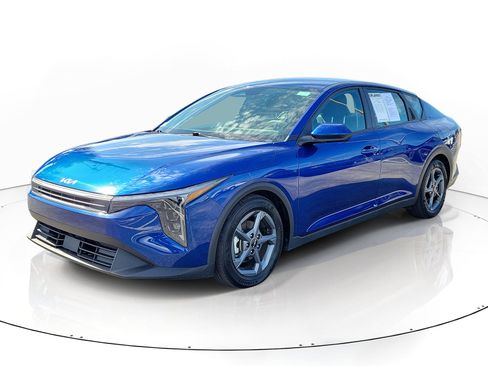 Used 2025 Kia K4 FWD image 3