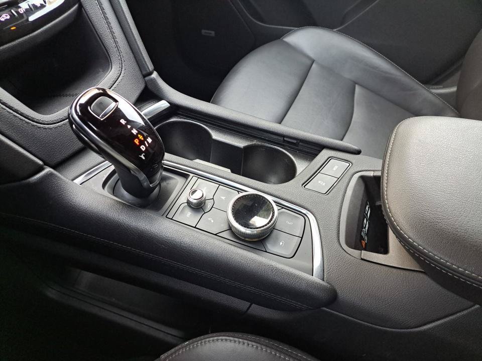 Used 2025 Cadillac XT6 Premium Luxury FWD image 29