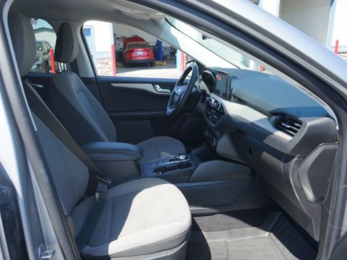 Used 2021 Ford Escape SE image 31