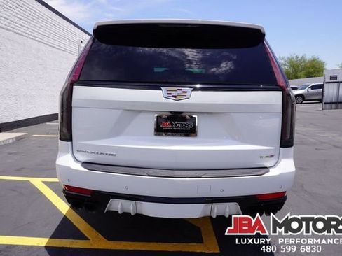 Used 2023 Cadillac Escalade V AWD/4WD image 17