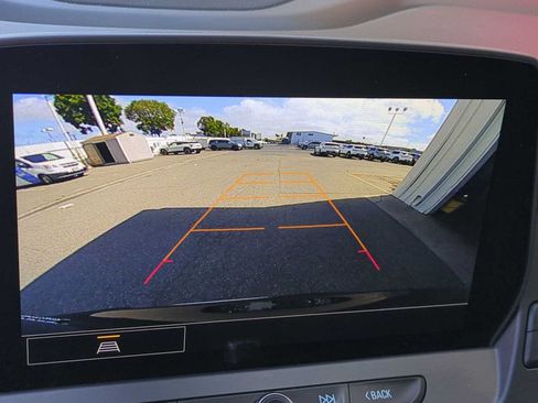 Used 2025 Chevrolet Blazer LT FWD image 19