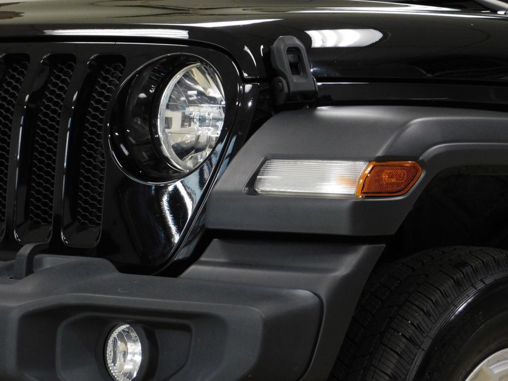 Used 2021 Jeep Wrangler Sport AWD/4WD image 15