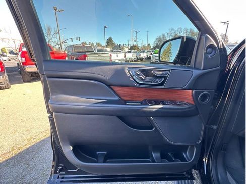 Used 2019 Lincoln Navigator L Reserve image 15