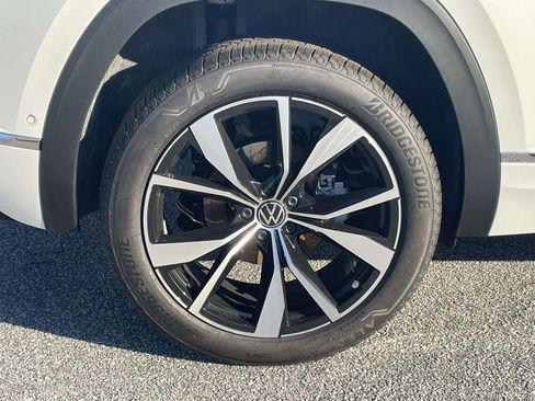 New 2026 Volkswagen Atlas Cross Sport SE FWD image 7