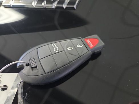 Used 2012 Dodge Challenger R/T image 25