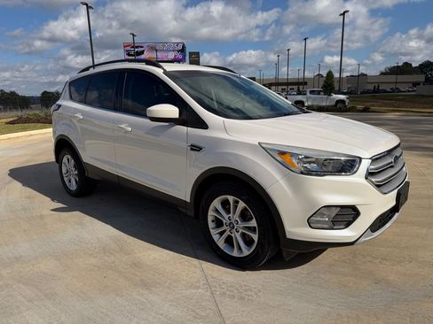 Used 2018 Ford Escape SE image 7