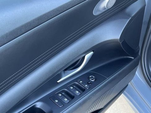 Used 2022 Hyundai Elantra SEL image 10