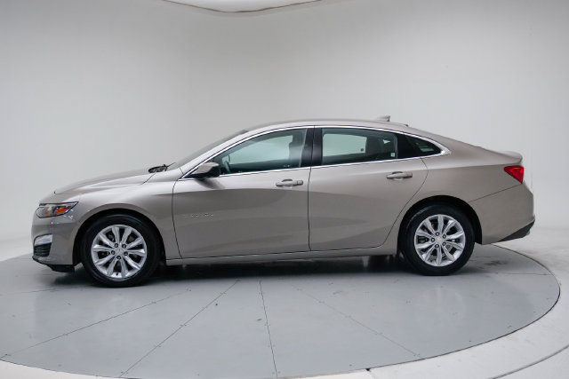 Used 2025 Chevrolet Malibu LT FWD image 2
