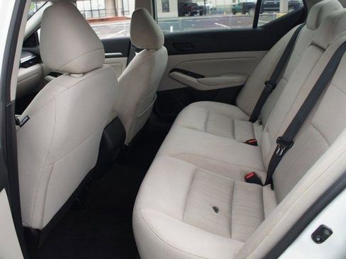 Used 2023 Nissan Altima 2.5 SV image 13