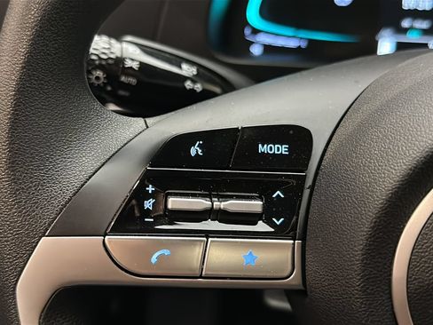 Certified 2025 Hyundai Elantra Hybrid FWD image 22