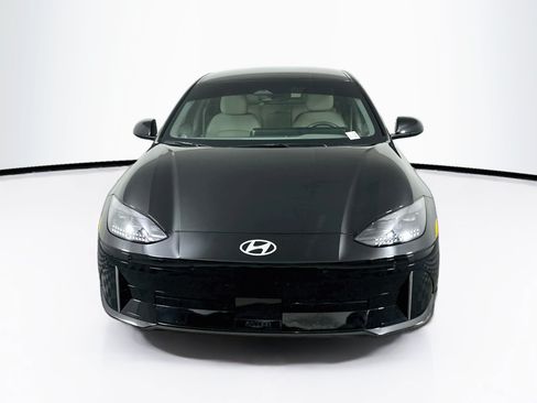 Used 2025 Hyundai Ioniq 6 SEL RWD image 2
