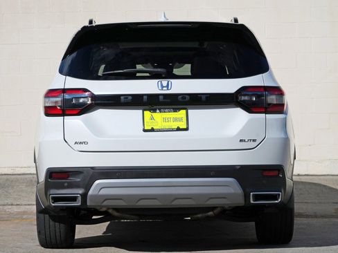 Used 2023 Honda Pilot Elite image 10
