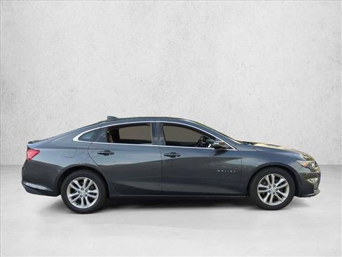 Used 2016 Chevrolet Malibu LT w/ Driver Confidence Package FWD image 4