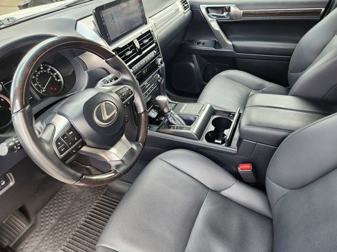 Used 2023 Lexus GX 460 Premium w/ Accessory Package AWD/4WD image 7